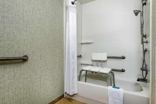 Holiday Inn Express Hotel & Suites Grenada image 14